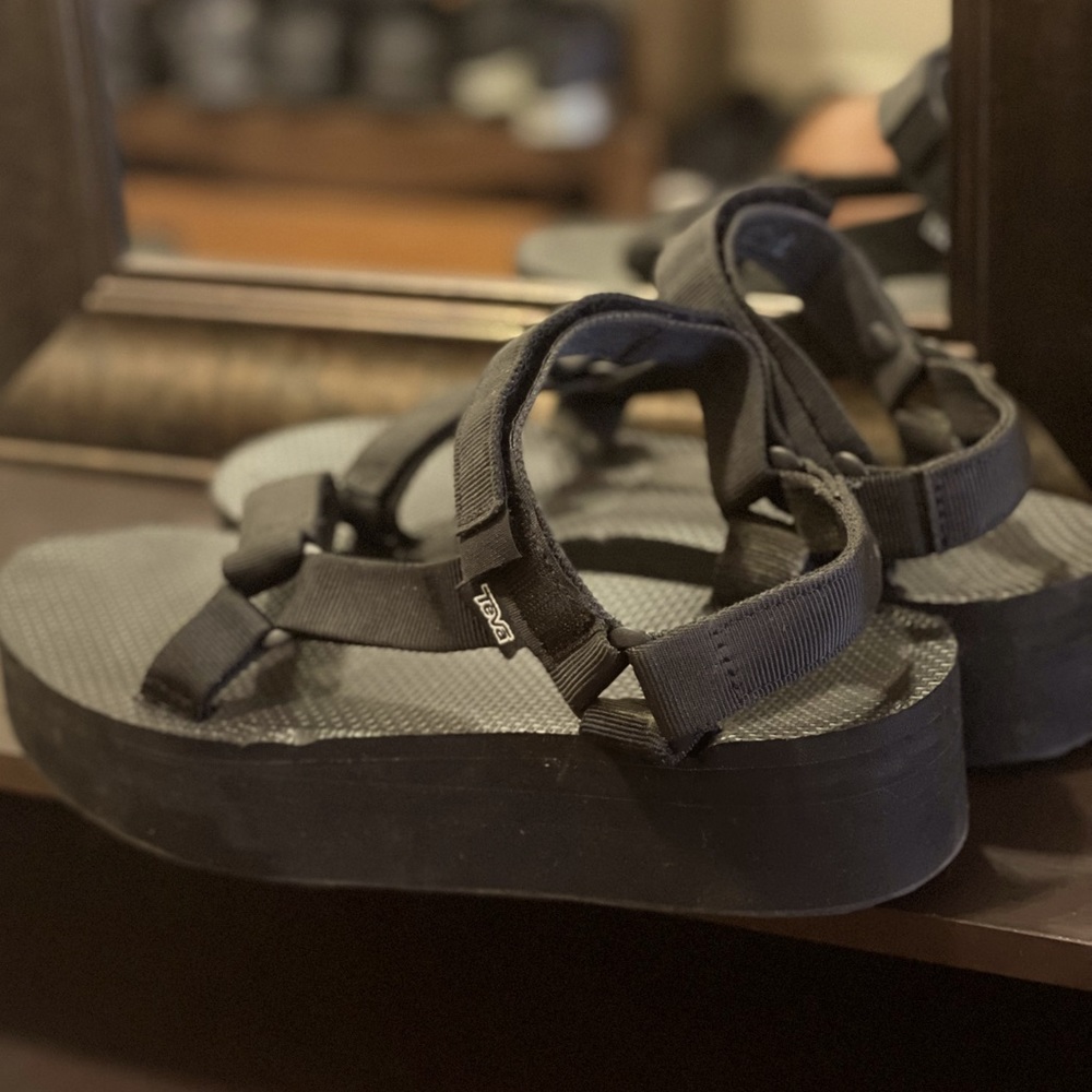 Teva Flatform Universal Sandal